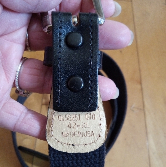 Navy blue canvas belt with silver reflective stripe and leather detail size 42XL - Picture 3 of 6